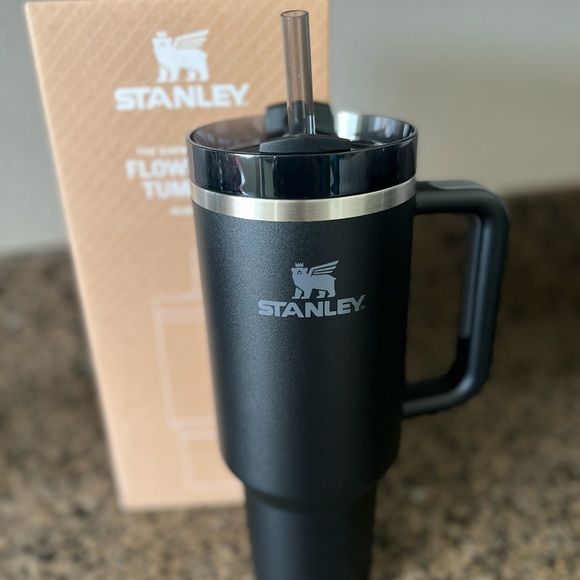 Gourde Stanley noir - 𝑳𝒖𝒏𝒂𝒓𝒊𝒂 𝑩𝒍𝒐𝒐𝒎𝒔
