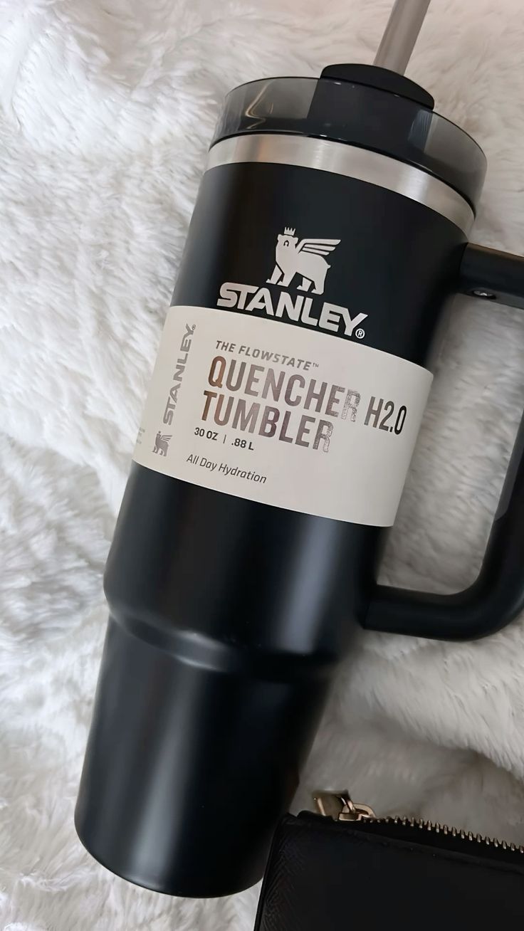 Gourde Stanley noir - 𝑳𝒖𝒏𝒂𝒓𝒊𝒂 𝑩𝒍𝒐𝒐𝒎𝒔