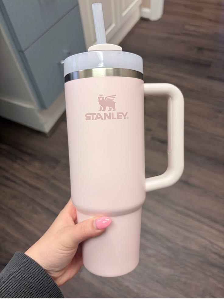 Gourde Stanley rose clair - 𝑳𝒖𝒏𝒂𝒓𝒊𝒂 𝑩𝒍𝒐𝒐𝒎𝒔