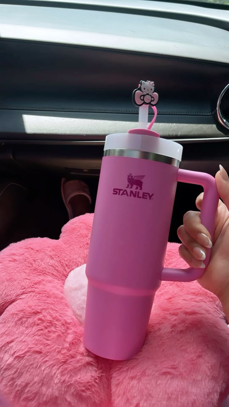 Gourde Stanley rose foncé - 𝑳𝒖𝒏𝒂𝒓𝒊𝒂 𝑩𝒍𝒐𝒐𝒎𝒔